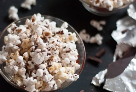 spicy-chocolate-popcorn-550x821