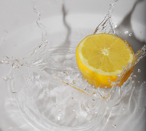 lemon water photo
