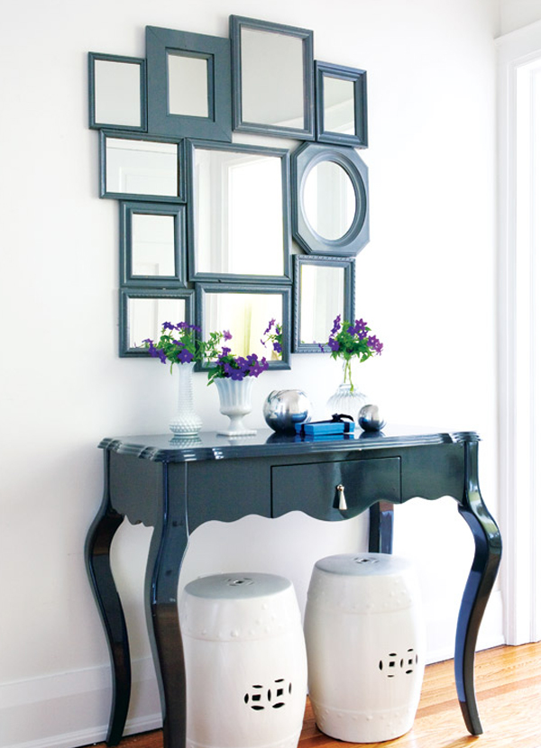 DIY-mismatched-mirror-gallery-with-black-frames