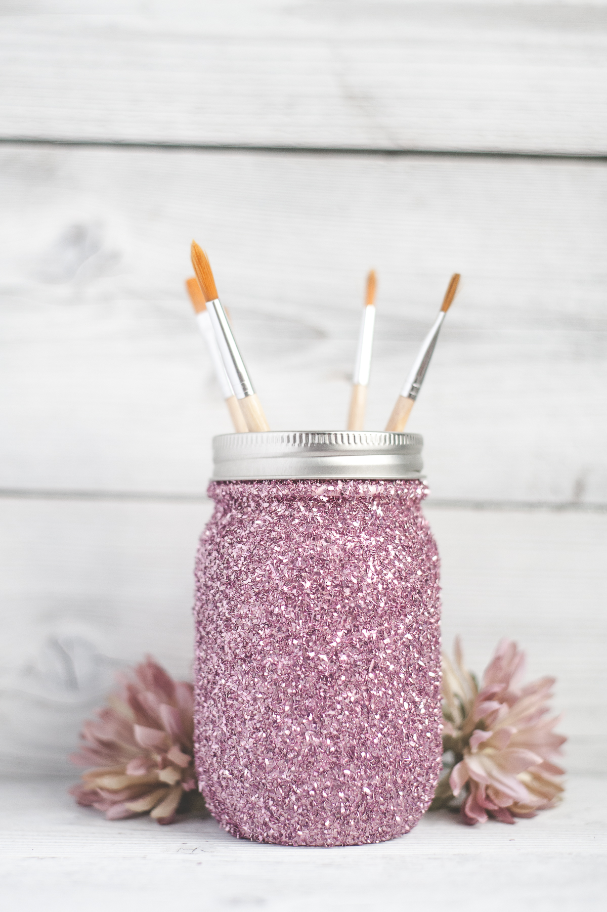 DIY-Glitter-mason-jar-pink1