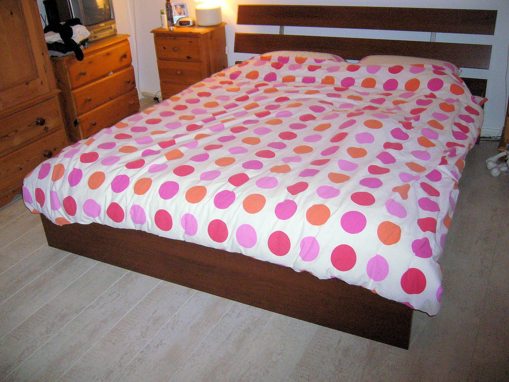 bed mattress photo