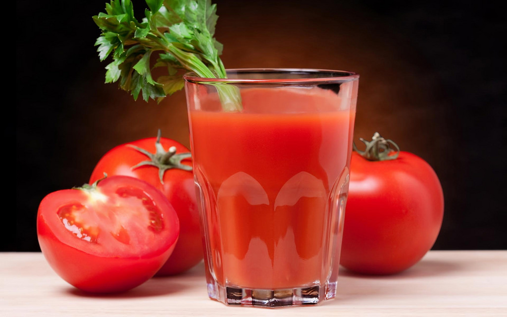 tomato juice photo