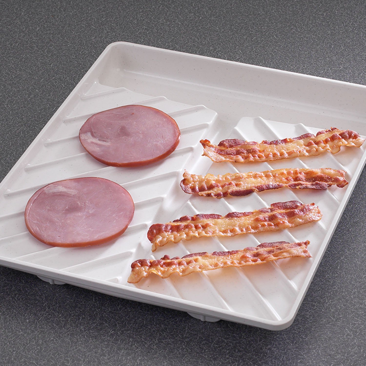 nordic-ware-microwaveable-bacon-tray