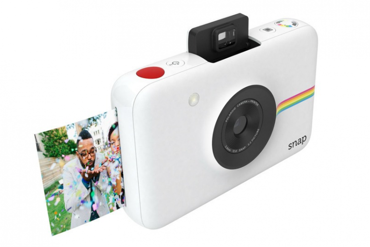 camera prints out pictures immediately