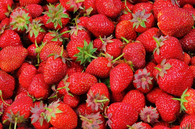 3eec5f0e0902b7ed_640_strawberries