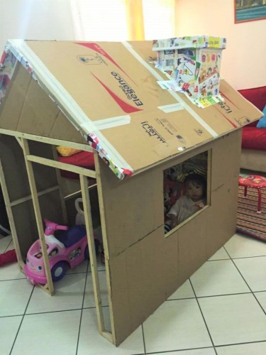 DIY-cardboard-playhouse-03