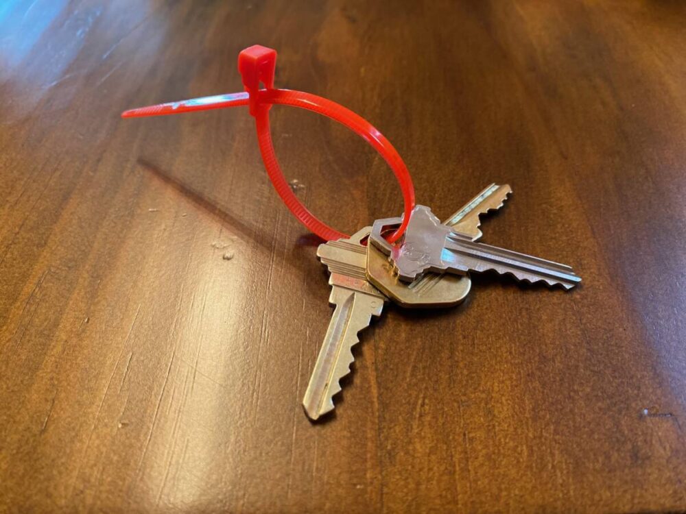 zip tie is used to make a key ring