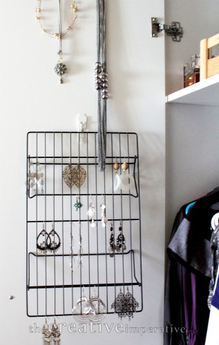 Jewelry-Organizer-from-a-Cookie-Cooling-Rack-by-The-Creative-Imperative