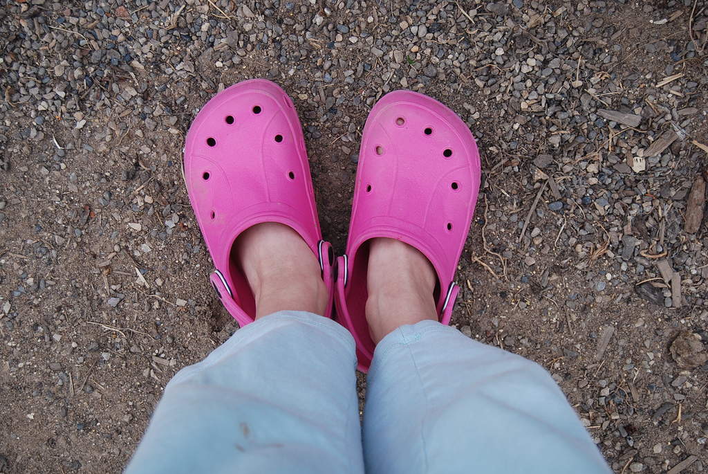 crocs for swollen feet
