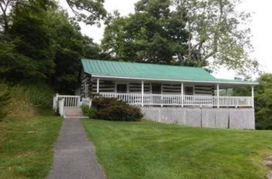 Virginia Cottage at Mountain Lake Lodge