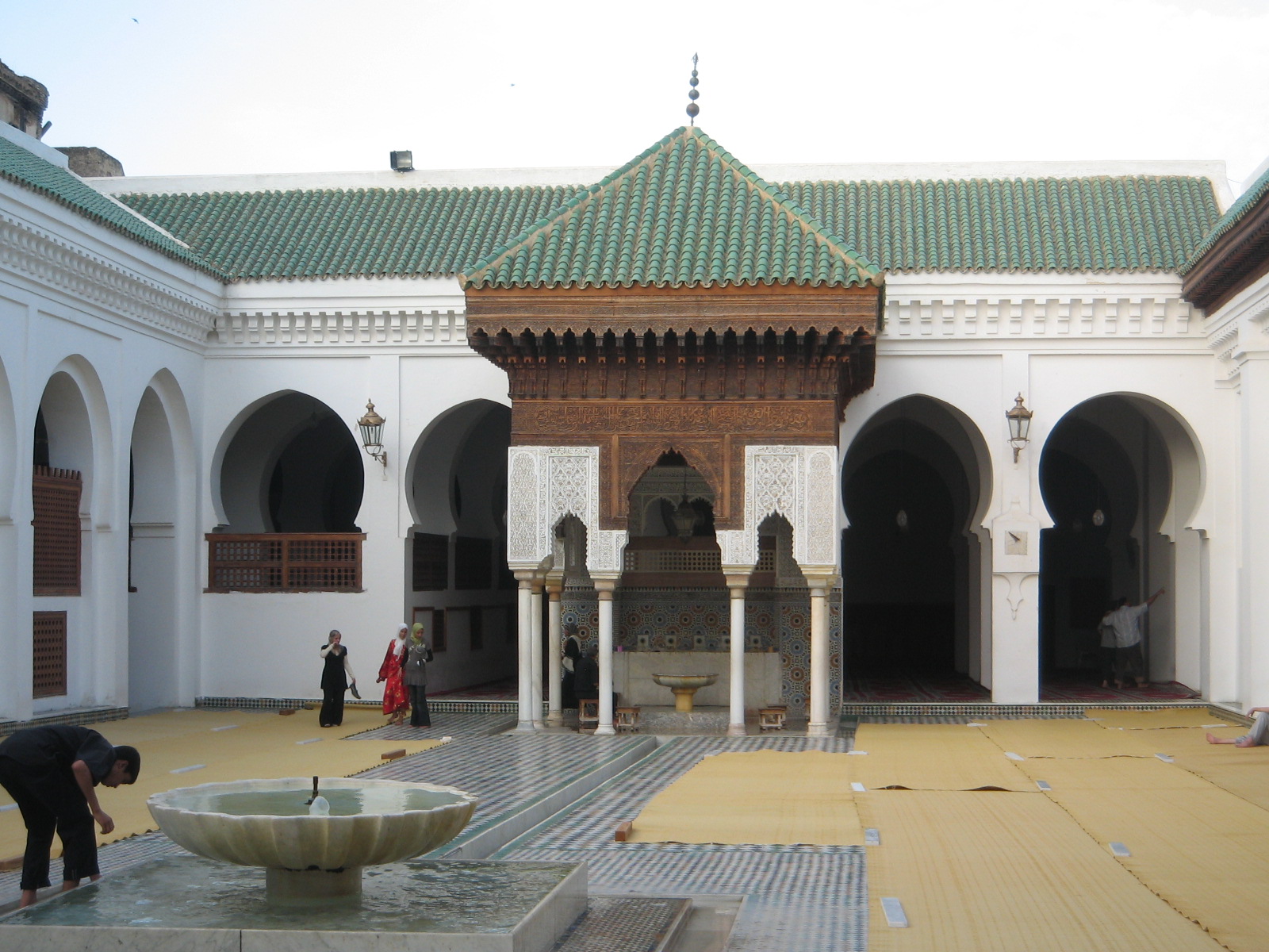 al-qarawiyyin-university-oldest-library
