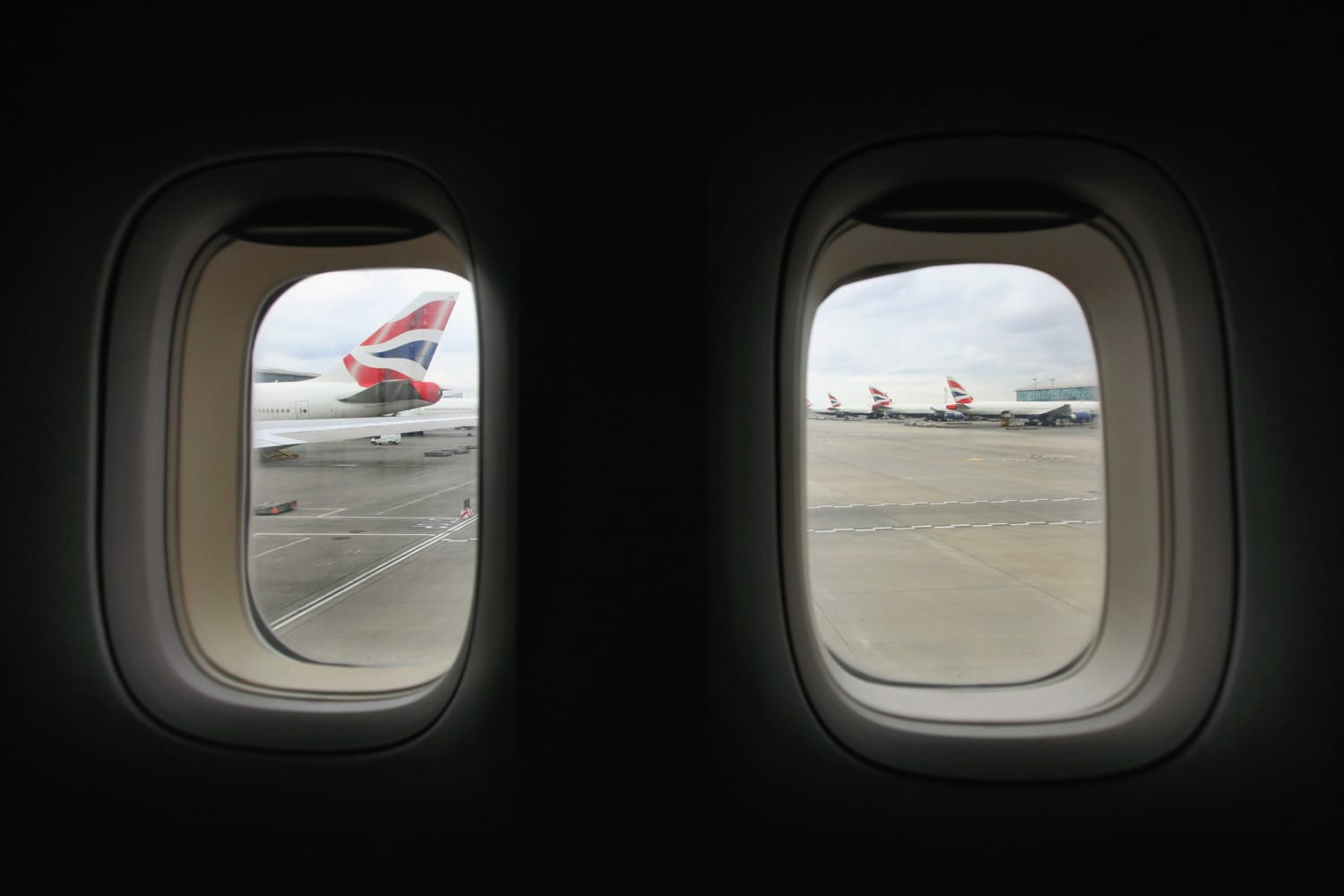 airplane window photo