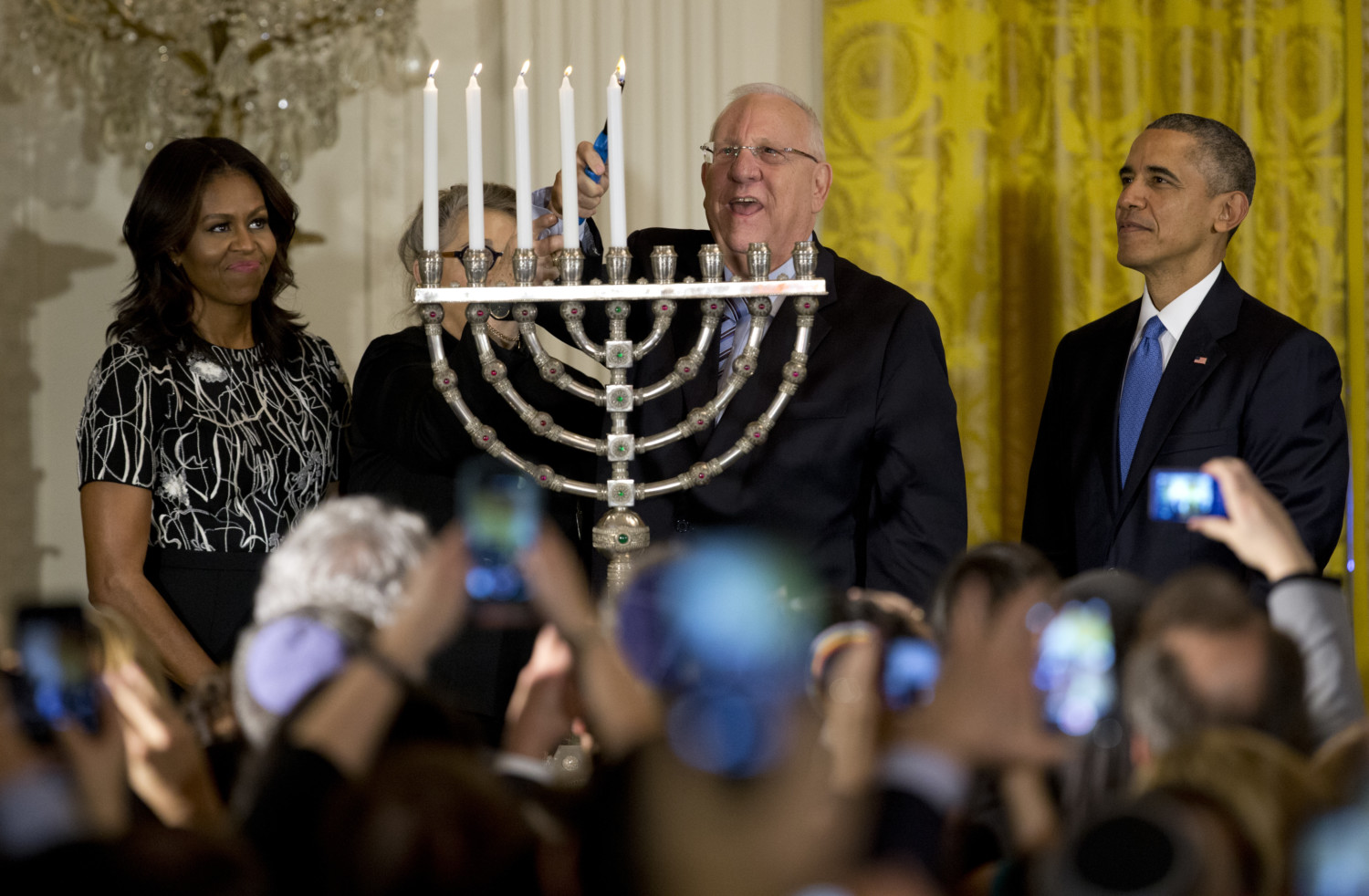 Barack Obama, Michelle Obama, Nechama Rivlin, Reuven Rivlin admire menorah at White House