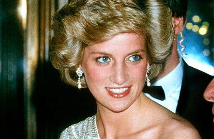 Here's The Heartwarming Reason Princess Diana Stopped Wearing Glov...
