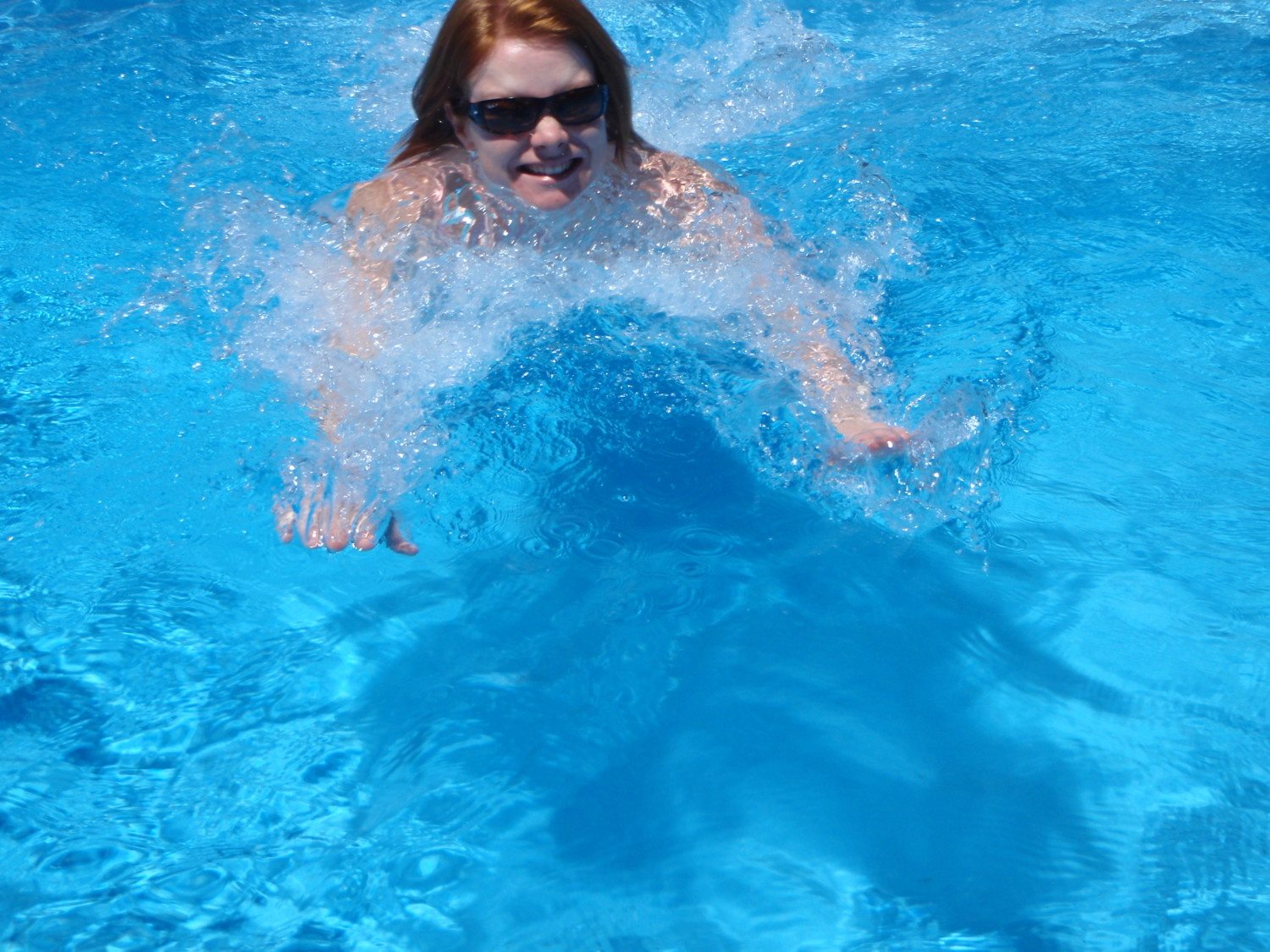 splashing pool photo
