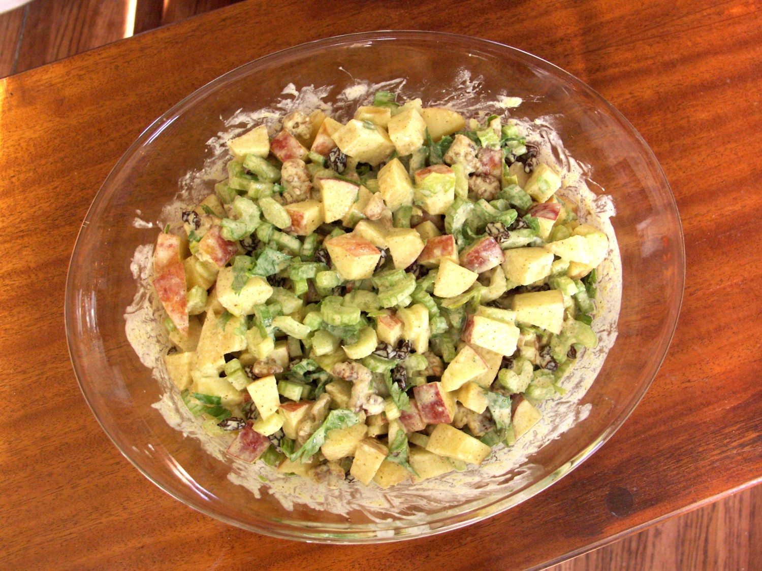 apple walnut salad photo