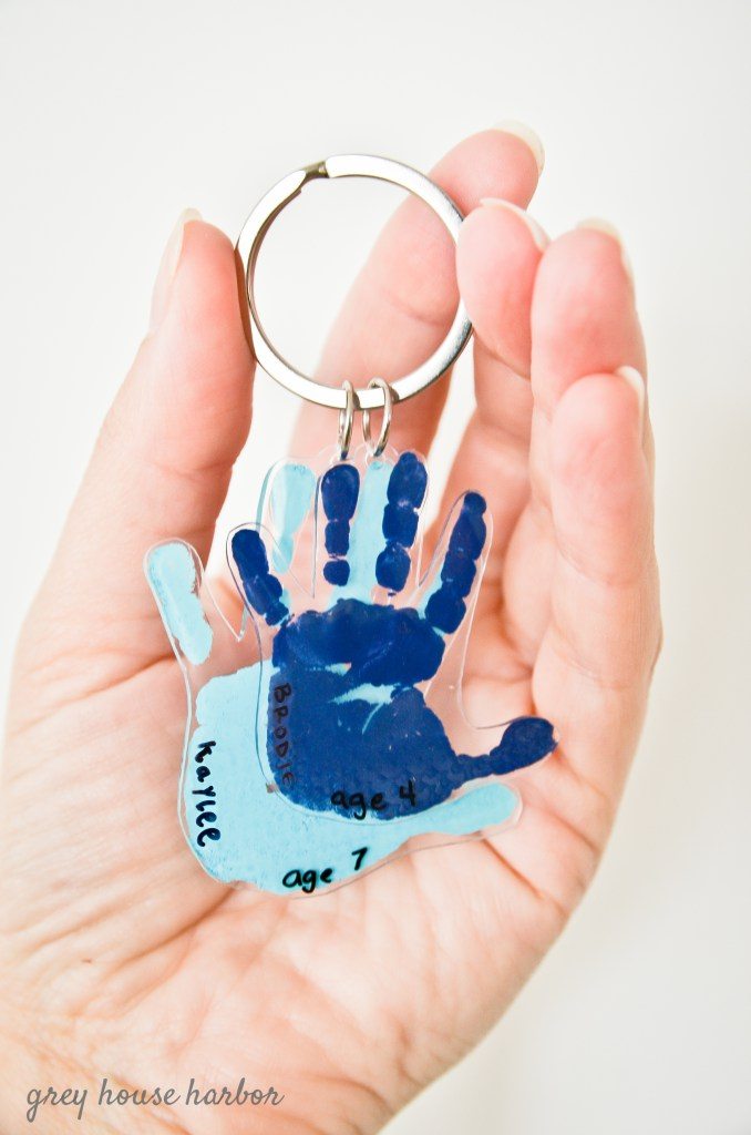 Handprint-Keychain-DIY-craft