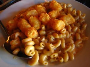 mac 'n cheese with tater tots
