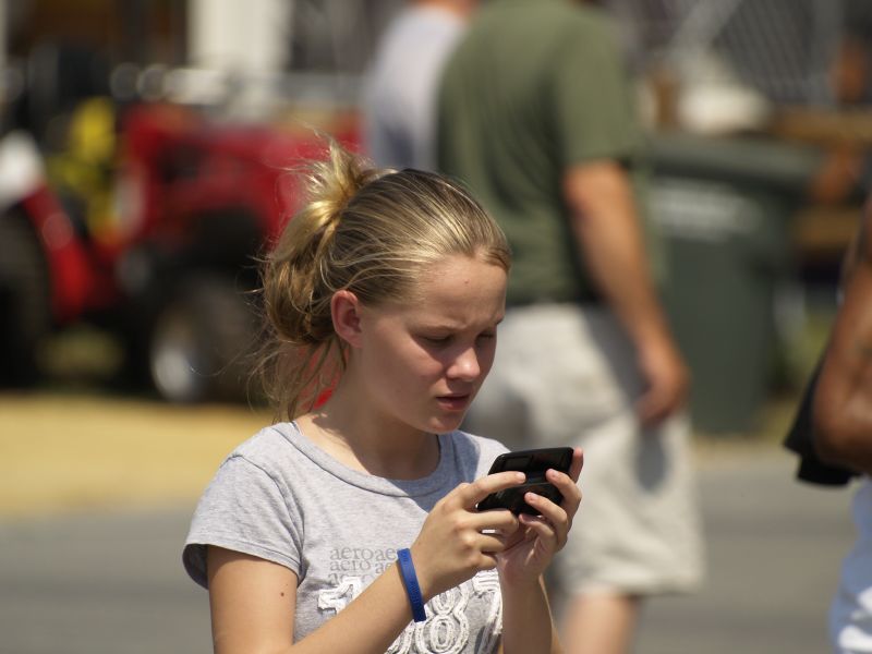 teenager texting photo
