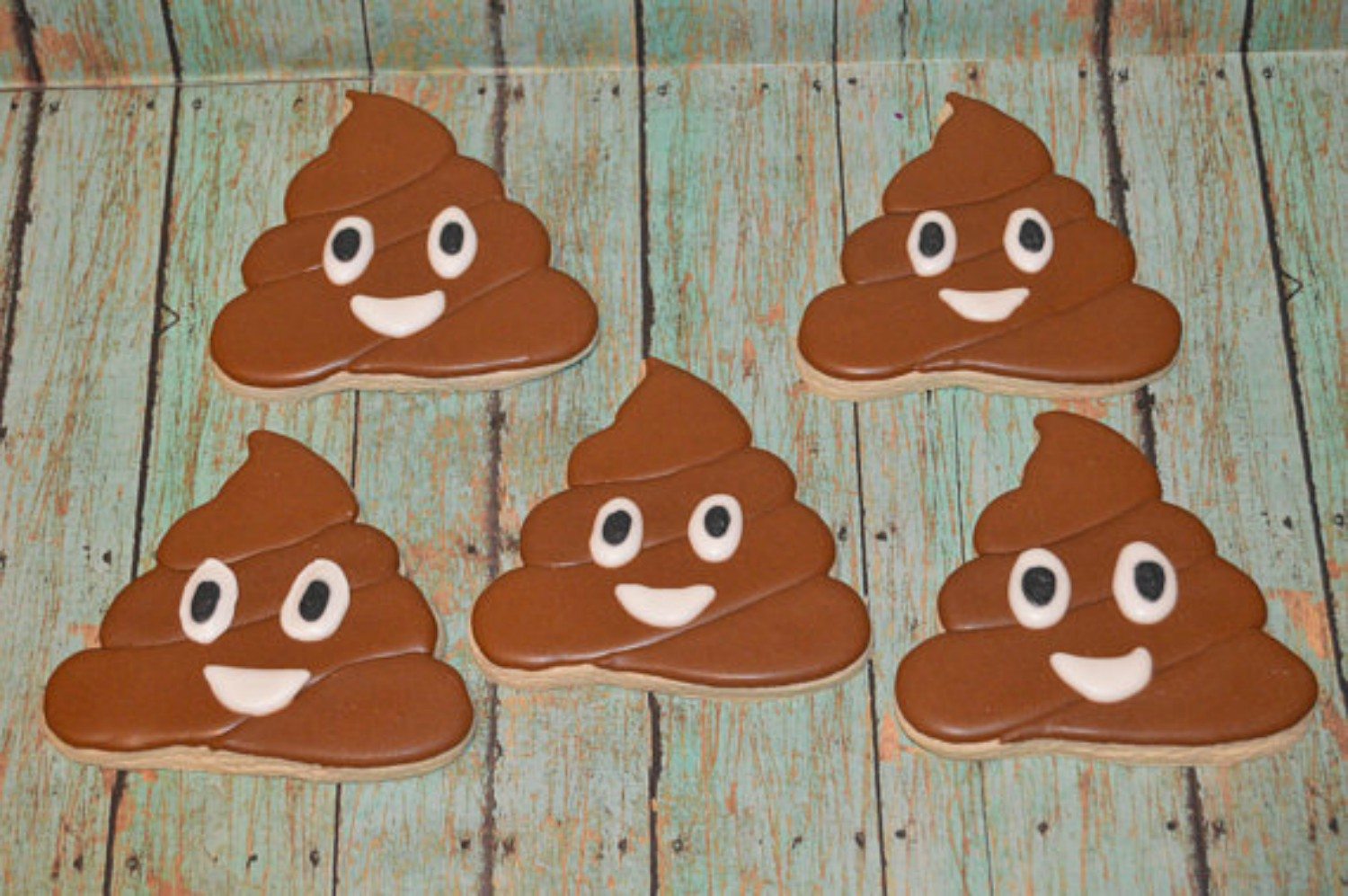 poop emoji cookies