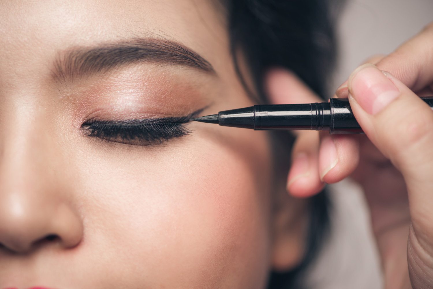 nederlag hældning Hvile 7 common mistakes you're making with your eyeliner