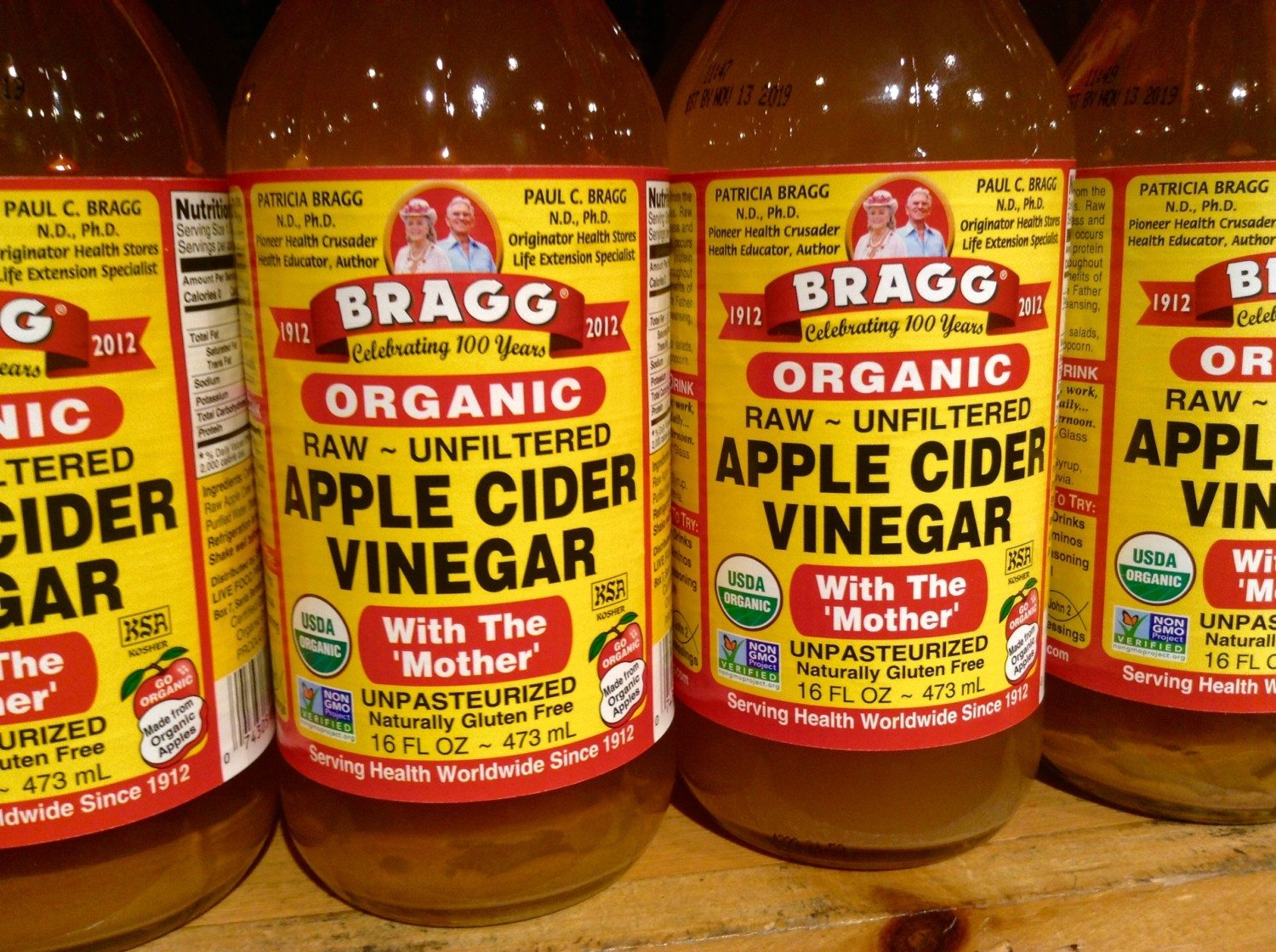 apple cider vinegar photo