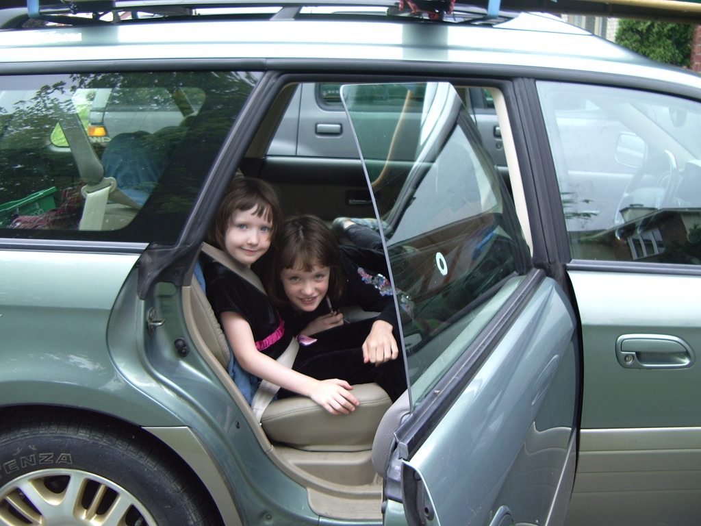 kids in car photo