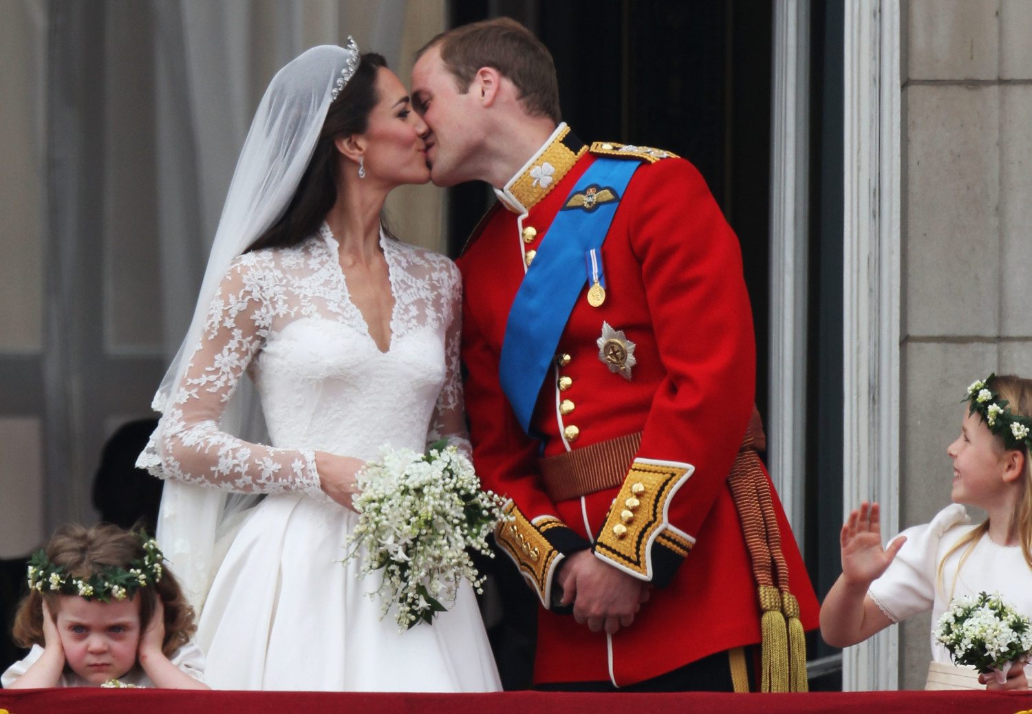 Catherine Middleton Buckingham Palace wedding photo