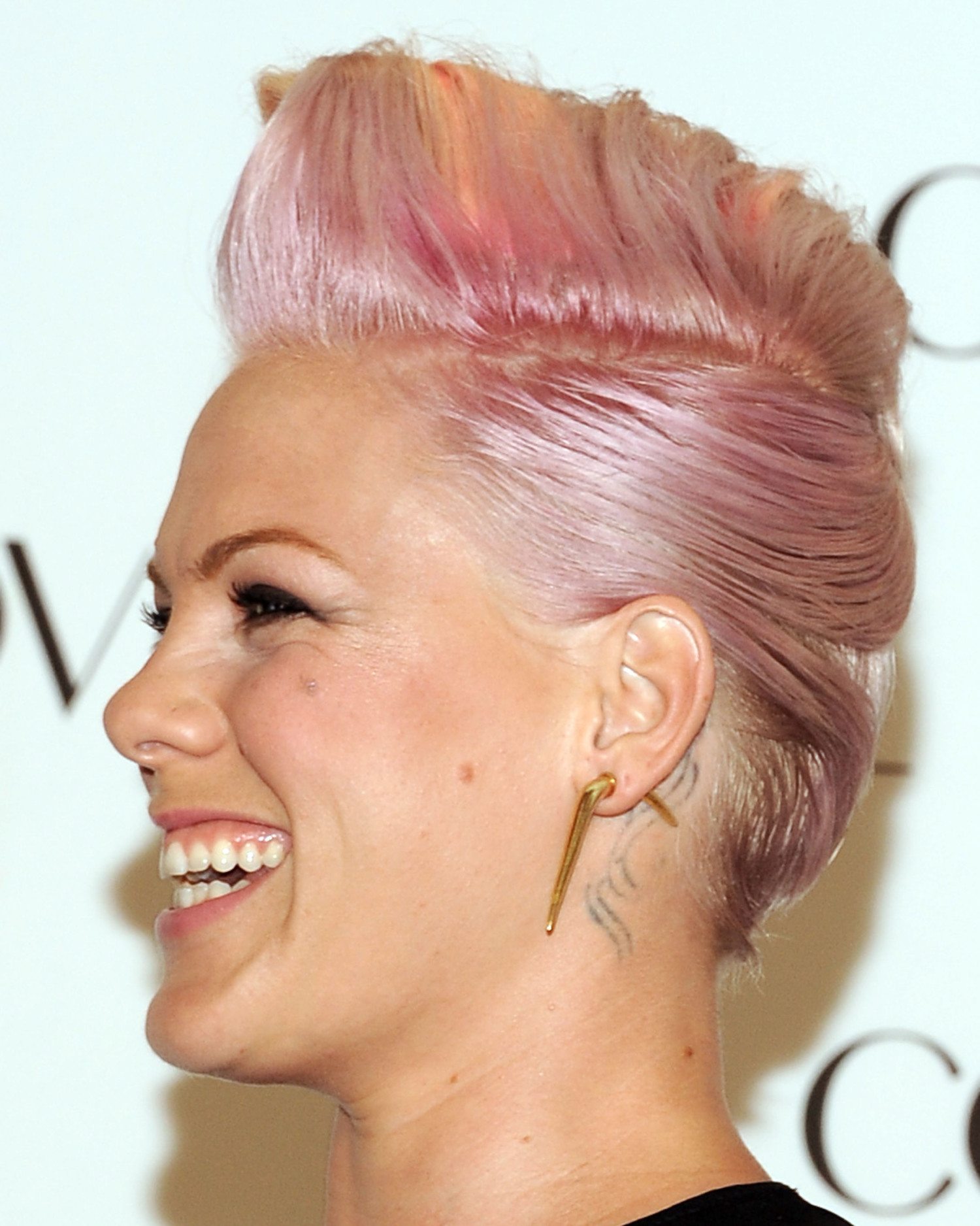 pink singer hair photo