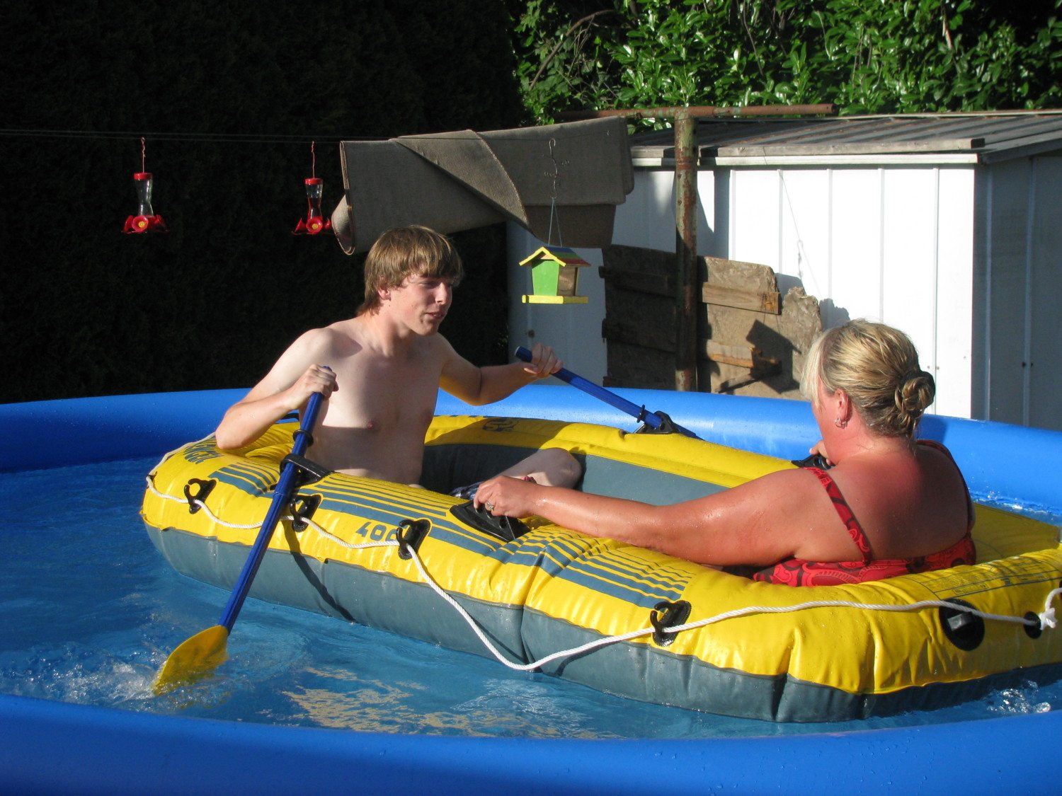 pool raft photo