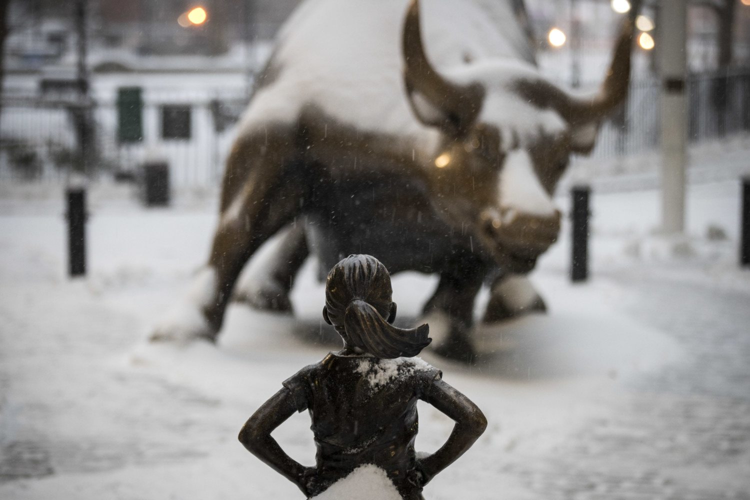 fearless girl sculpture photo