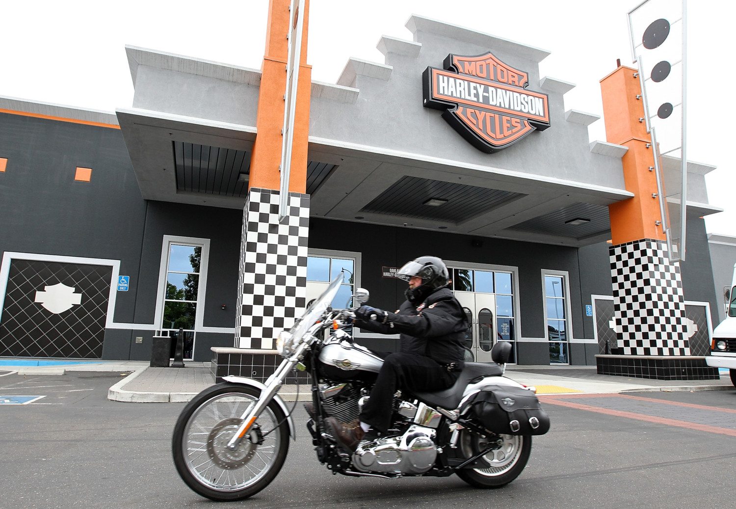 Harley-Davidson Posts Unexpected Rise In Earnings