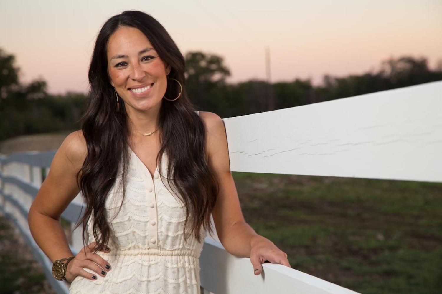 Joanna Gaines Reveals Her Top Paint Colors For 2018 Simplemost.