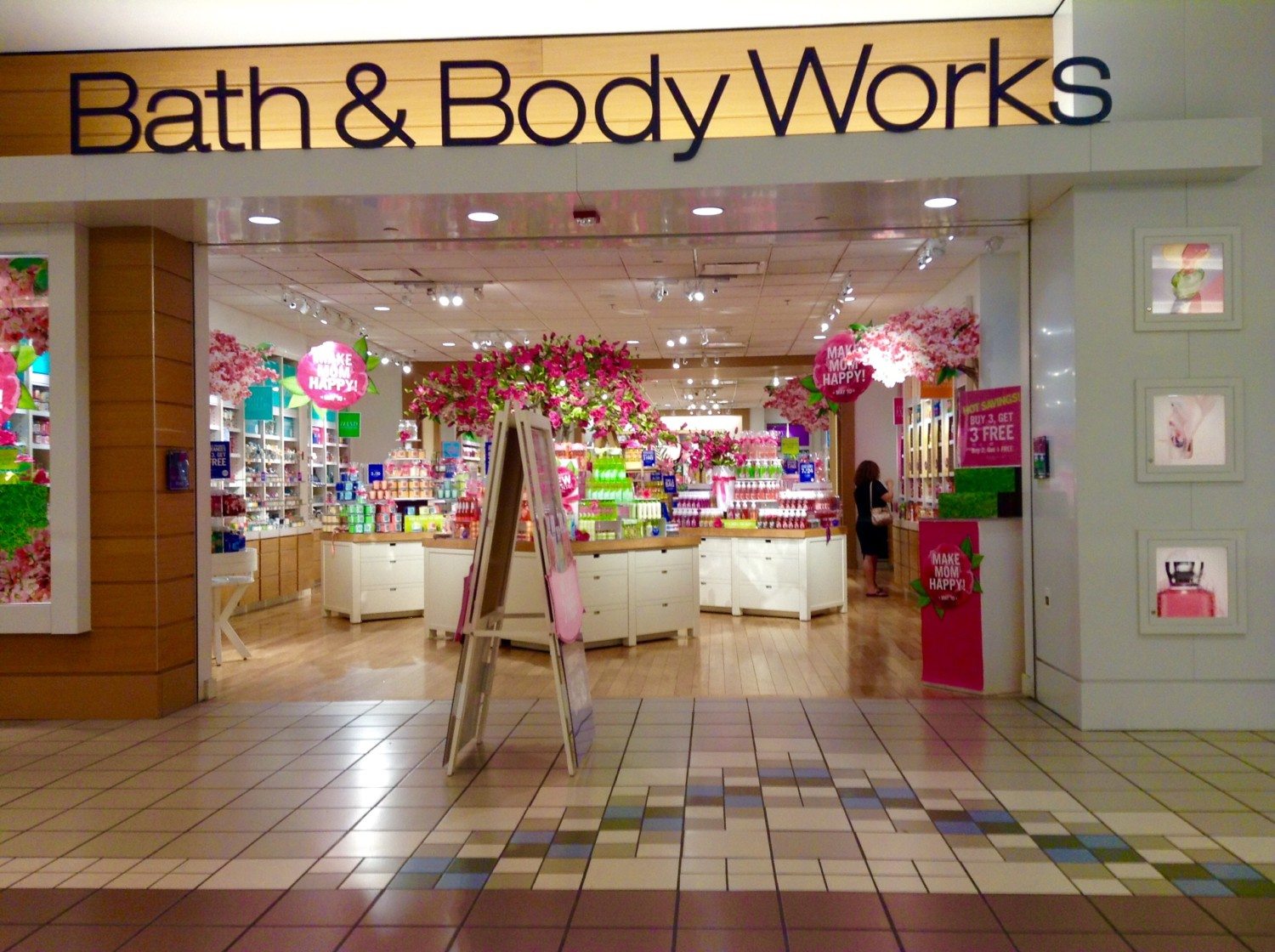 Bath and Body Works, Meriden CT, 5/2015, by Mike Mozart of TheToyChannel and JeepersMedia on YouTube #Bath #And #Body #Works #BathAndBodyWorks