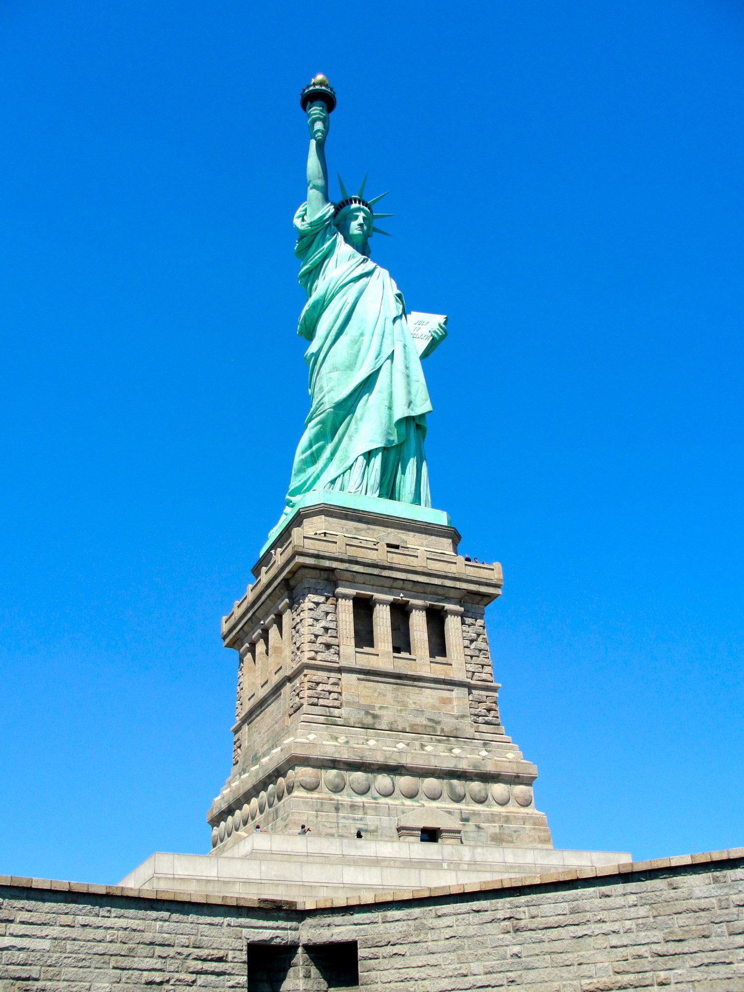 statue of liberty green photo