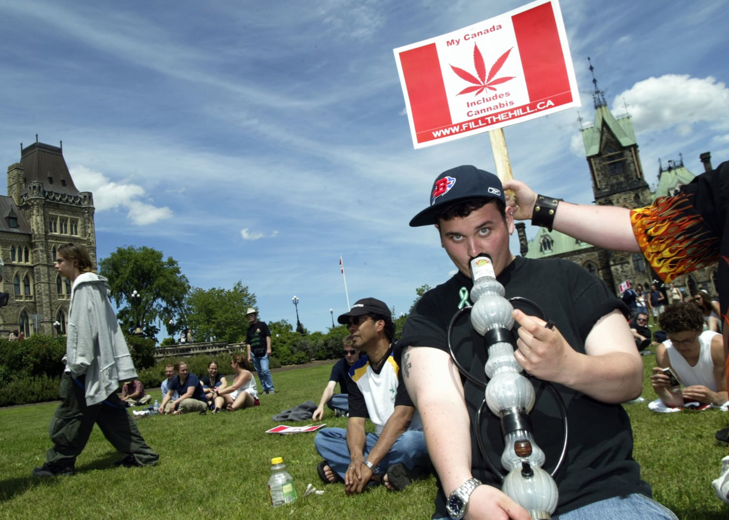 canada legalizes marijuana photo