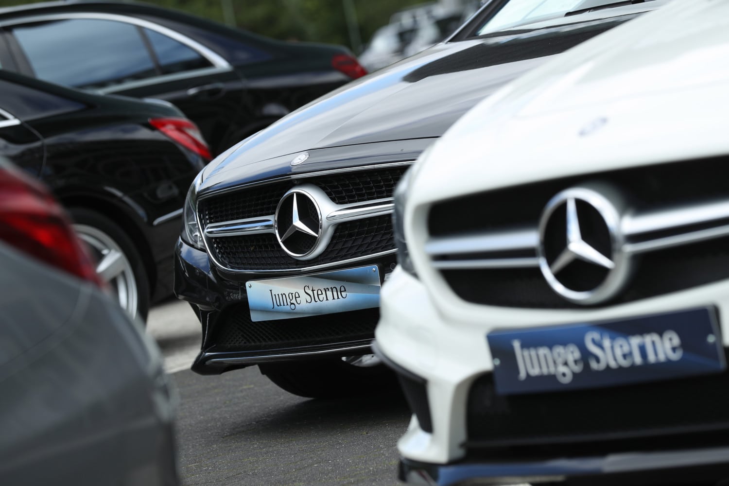 Daimler AG Accused Of Large Scale Emissions Cheating