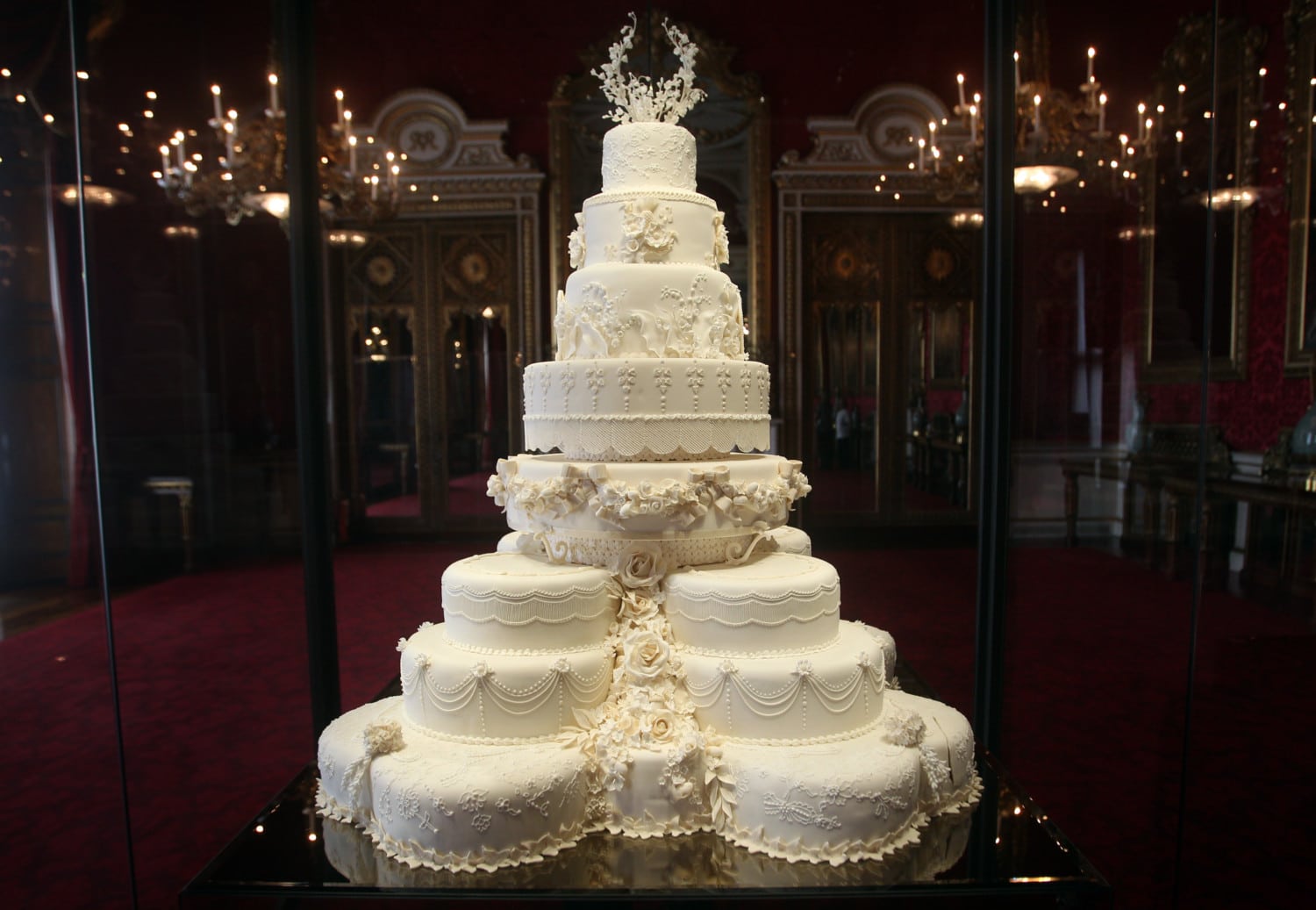 Kate Middleton wedding cake photo