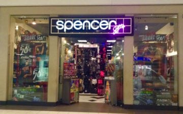 Nostalgic '90s Stores From Shopping Malls - Simplemost