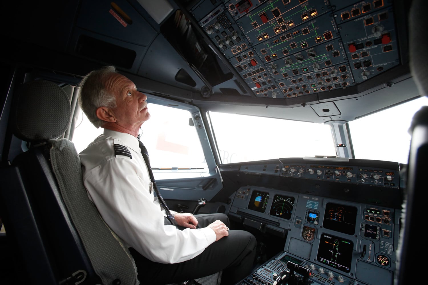 airplane cockpit photo