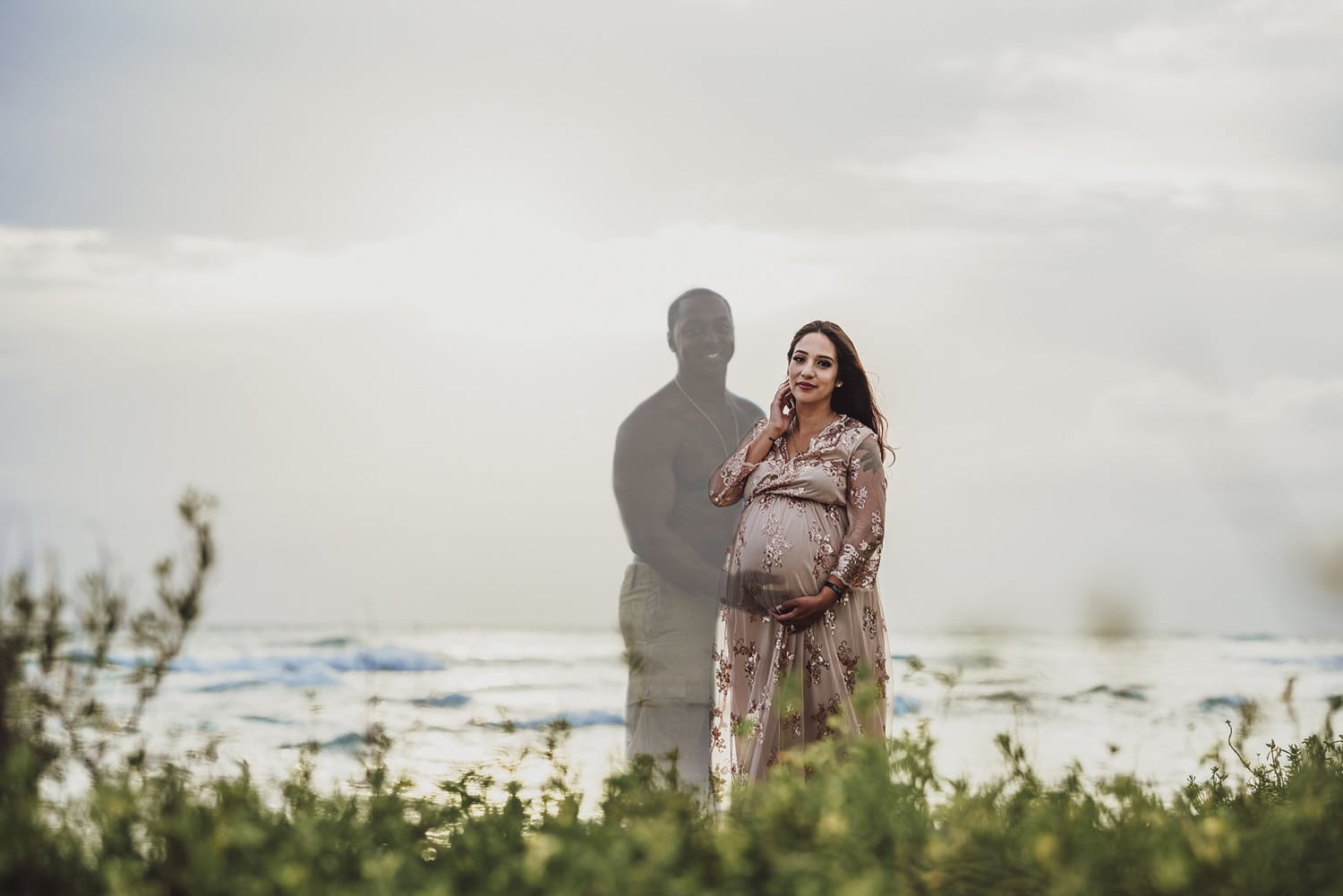 Maternity Photos Honor Woman’s Late Husband In Breathtaking Way.