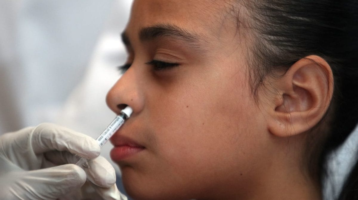 New York Health Care Workers Receive 1st Wave Of H1N1 Vaccinations