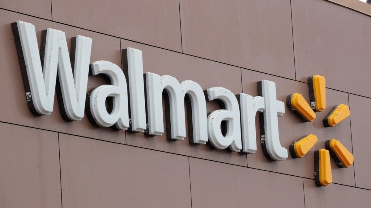 Walmart To Raise Its Minimum Raise To 11 Dollars An Hour
