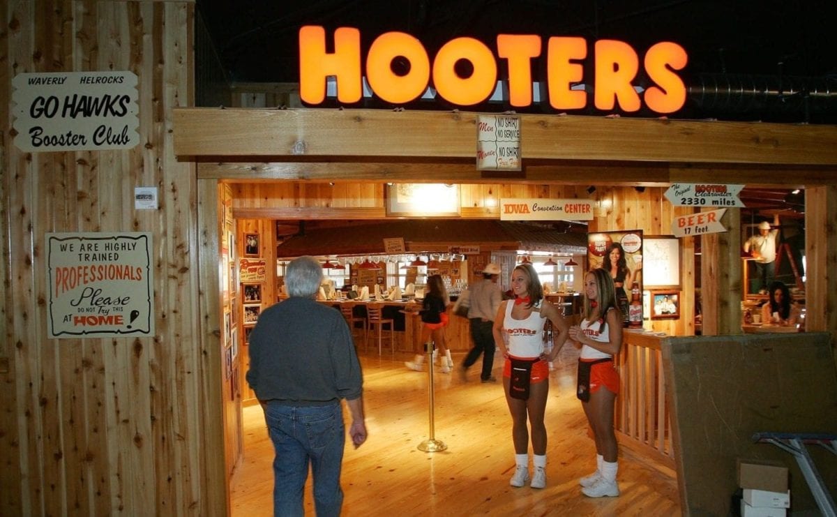 Hooters To Open Its First Casino Hotel