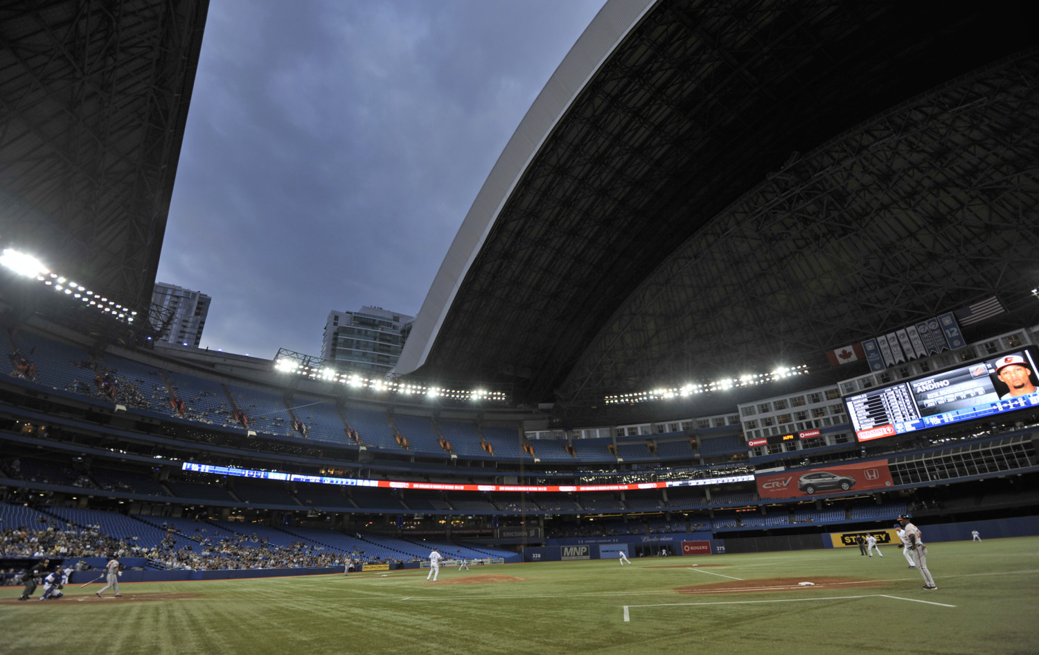 rogers centre roof photo
