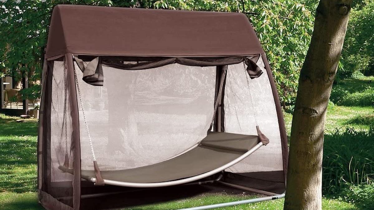 Outdoor swing hammock with mosquito netting