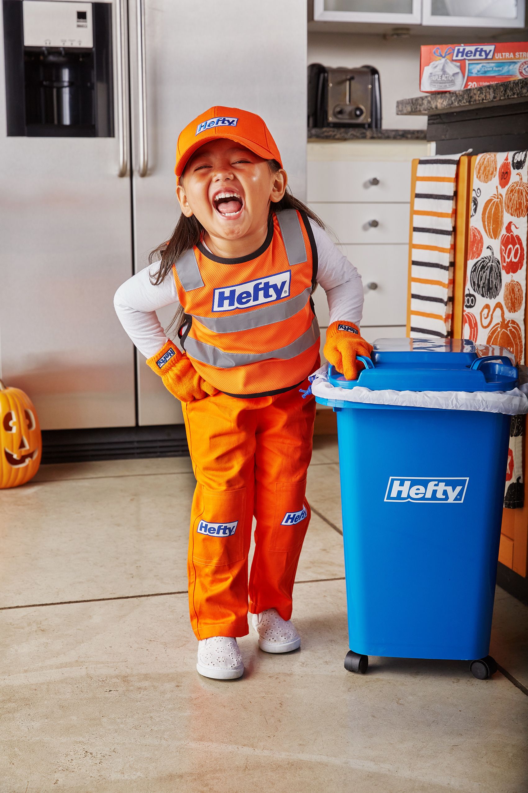 Buy Garbage Collector Halloween Costume For $5 - Simplemost White Trash Halloween Costume Garbage Bag