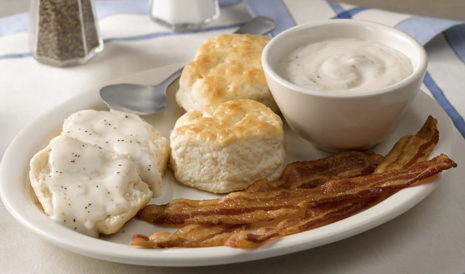 Cracker Barrel Biscuit Recipe Tastes Just Like The Ones At The Restaurant