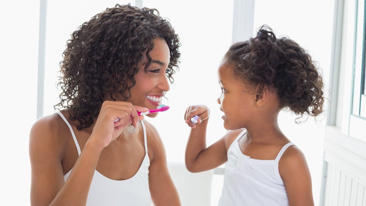 should you brush teeth before or after breakfast