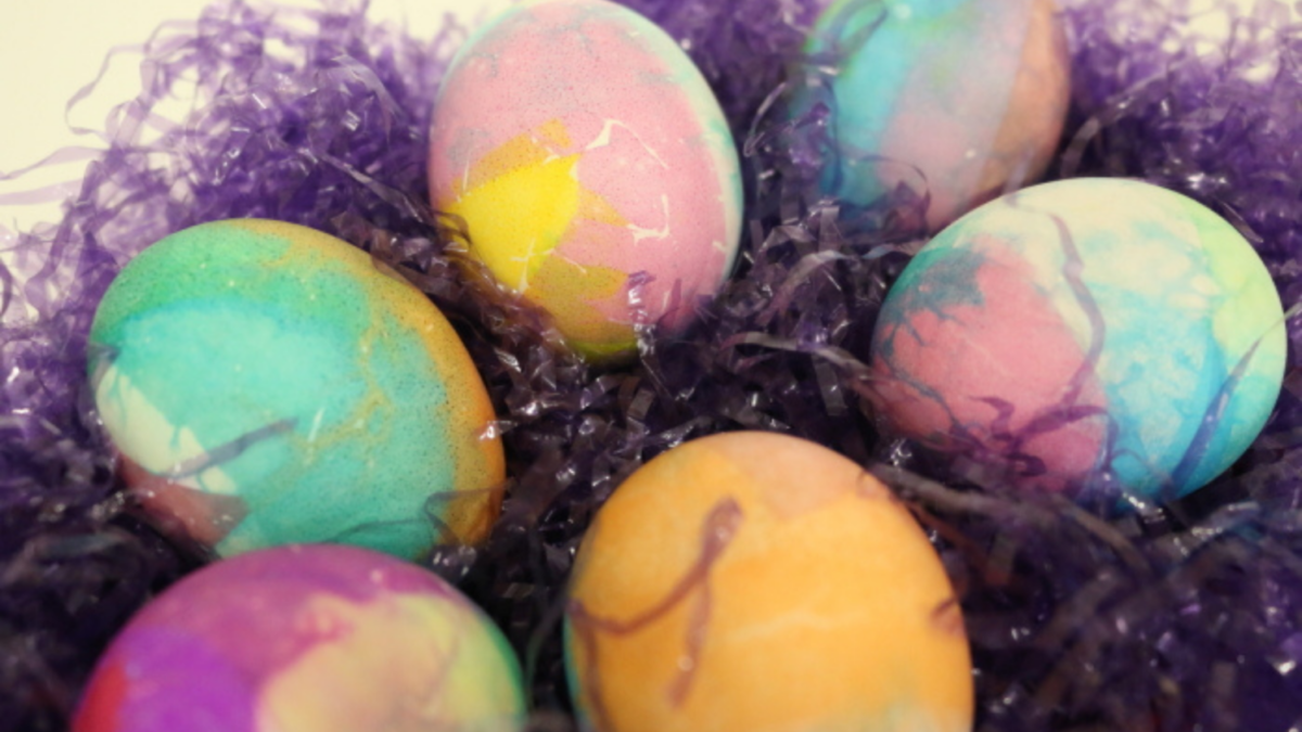 dye your easter eggs with tissue paper